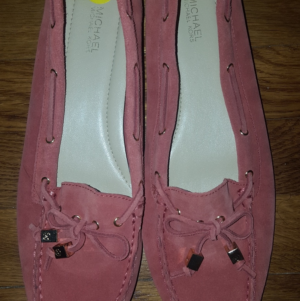 Shoes - Picture 2 of 3